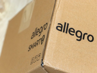 Allegro z ważną zmianą. 50 procent mniej czasu na odbiór niektórych paczek