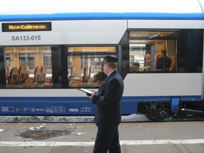 Zapłaciła za bilet. Musiała kupować drugi. 
