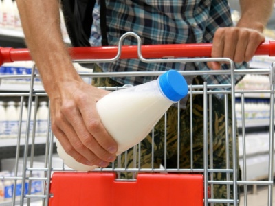 Które mleko najlepiej wspiera mięśnie? Najnowsze badania wskazują odpowiedź