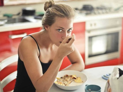 Ograniczasz posiłki i nie chudniesz? Kalorie to nie wszystko