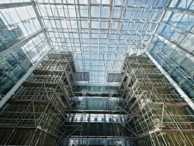 V Tower w Warszawie zyskuje nowe życie. Rewitalizacja biurowca bez kompromisów - zakończenie już w październiku 2025