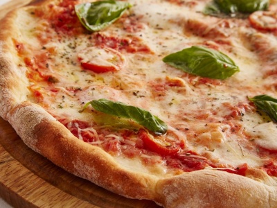 Jedziesz do Rzymu? Koniecznie odwiedź te restauracje. Serwują tam najlepsze pizze w mieście [RANKING]
