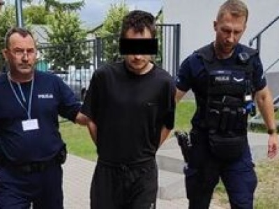 Znęcał się nad rodziną. Podpalił nawet łóżko, na którym spał ojciec