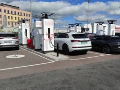 Elektryczne auta zdrowsze dla użytkownika? Uważaj podczas ładowania