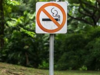 Gigantyczny mandat za palenie w miejscach publicznych