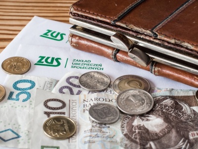 6 589,67 zł miesięcznie. Dwa razy więcej osób uprawnionych do dodatkowych pieniędzy