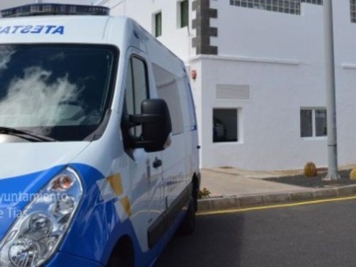Policjanci z Lanzarote uratowali życie turystowi
