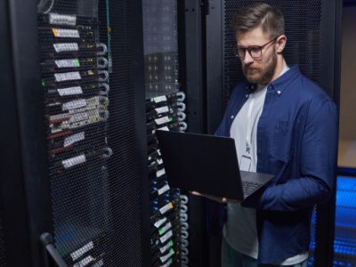 Sektor centrów danych rośnie w ekspresowym tempie. AI napędza rozwój rynku