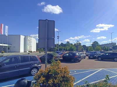 Zmiany w parkowaniu na toruńskim UMK. „Chodzi o poprawę bezpieczeństwa”