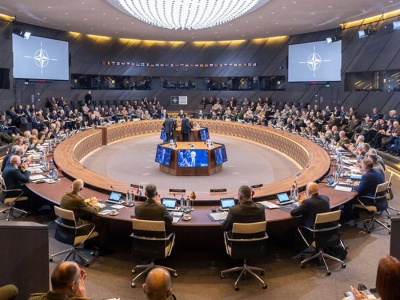 Pomoc dla Kijowa, zwiększenie presji na Moskwę. Admirał NATO ujawnia plan