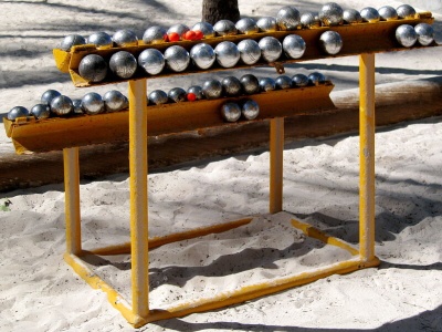 Na czym polega petanka? Francuska gra staje się coraz popularniejsza w Polsce