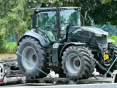 Tajemniczy Deutz-Fahr przyłapany na autostradzie. To nowy model?