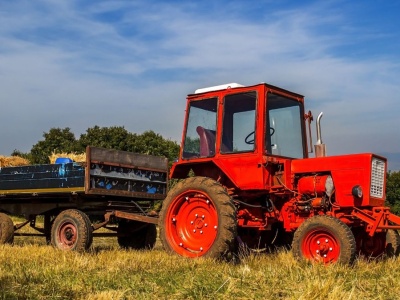 Rolnicy pozbawieni traktorów w samym środku żniw. SKO rozsyła unieważnienia