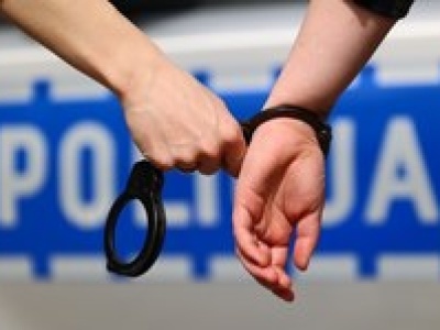 Groźny wypadek w Warszawie. Kierowca uciekł po potrąceniu kobiety