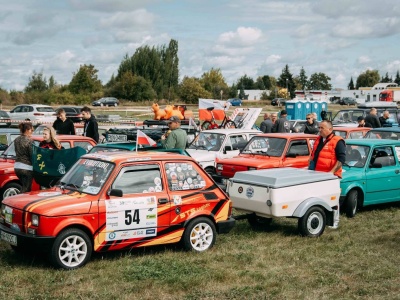 Wachlarz zabytkowych pojazdów czeka na zwiedzających! Zlot motoryzacyjny w Inowrocławiu