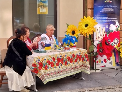 W cieniu czwartego roku wojny - w Bydgoszczy i Toruniu świętowano niepodległość Ukrainy