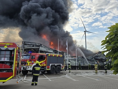 Pożar hali w miejscowości Jankowy. Straty liczone w milionach