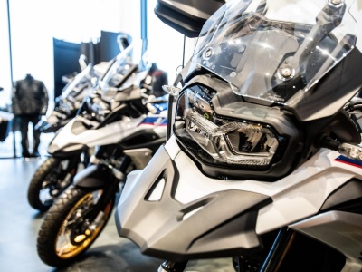 Historyczna chwila na polskim rynku nowych pojazdów. Jednoślady po raz pierwszy są lepsze