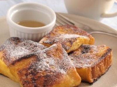 Te tosty to francuski hit. Zastąpią ci inne słodkie śniadania