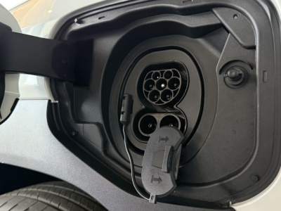 Liczba aut elektrycznych w Polsce pasuje do S-krzywej, choć ciężko było nam w to uwierzyć [sprawdzamy obliczenia z 2023 r.]