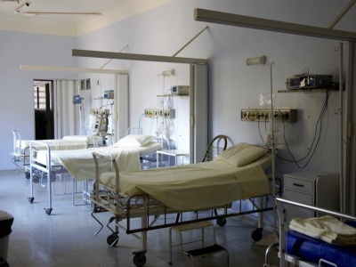 Geriatria tylko dla wybranych? Szpitale skarżą KPO w sądach administracyjnych