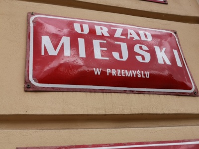 Ochrona przedemerytalna, brak limitu wynagrodzenia. Skarbnicy chcą lepszej pozycji w samorządach