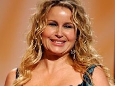 Jennifer Coolidge (Mama Stiflera) kończy 64 lata. Tak dziś wygląda