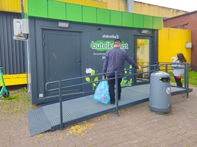 Kaucja za butelki i puszki już od października. Sprawdź, jak to będzie działać w praktyce