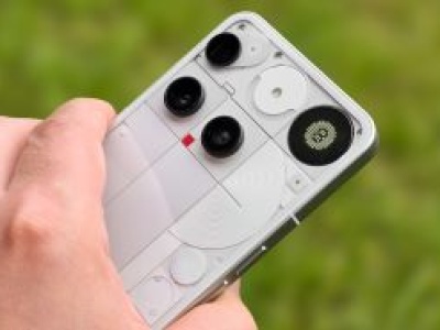 Nothing zaliczył wpadkę. Firma tłumaczy się z afery zdjęciowej