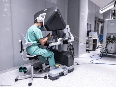 Prof. Michał Pędziwiatr w elitarnym gronie proktorów chirurgii robotycznej