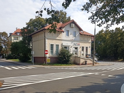 Koniec z kwadratowym rondem i zakazem parkowania na pl. Pułaskiego [ZDJĘCIA]