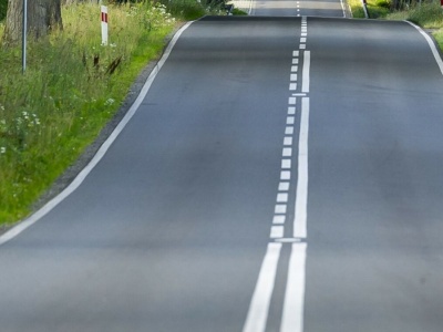 Znak P3 jest zdradliwy. Unikniesz mandatu jeśli przejedziesz przez linię ciągłą