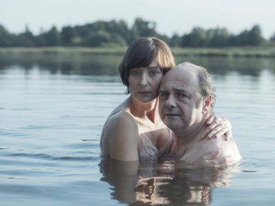 Nowy film Piotra Domalewskiego. Jakubik i Popławska wcielają się w Jacka i Grażynę Kuroniów – zobacz pierwsze zdjęcia z planu