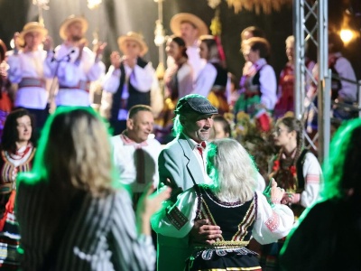 Ostatnia wakacyjna potańcówka w skansenie. Zagra Kapela Drewutnia