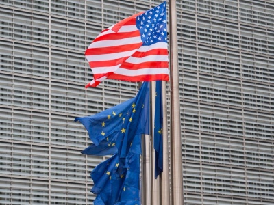 KE proponuje zniesienie ceł na towary przemysłowe z USA. To pokłosie rozmów z Trumpem