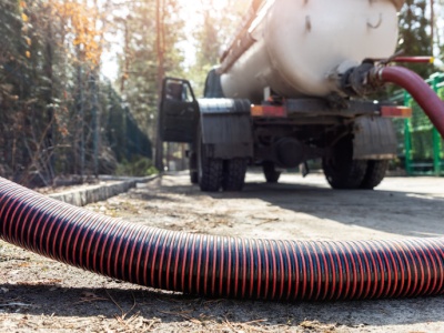 Rolnik zmarł w zbiorniku na gnojowicę. Znalazła go matka