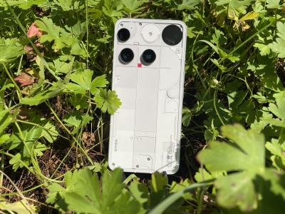 Recenzja smartfona Nothing Phone (3): Najwyższej klasy sprzęt w połączeniu z bezkonkurencyjnym wzornictwem i dodatkowym wyświetlaczem