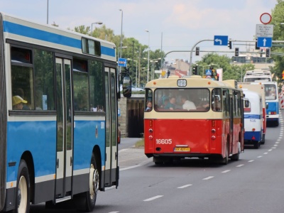 Zabytkowe autobusy na ulicach Krakowa. W niedzielę uruchomiona zostanie specjalna linia