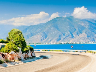 1,5 tys. zł za zerknięcie na telefon. Grecki rząd zaostrzył kary