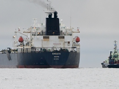 Rosyjska flota cieni u wybrzeży kolejnego kraju. 