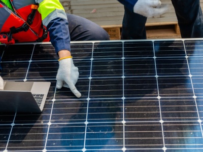 Jak przygotować przydomową fotowoltaikę na upały, gradobicie i blackouty?