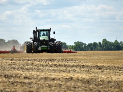 Sąd rozstrzygnął. Kto odpowiada za obrywanie kamieni spowodowane przez ciągnik?