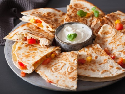 Znudziły ci się schabowe? Zrób quesadillę, bliscy będą zachwyceni. Wbrew pozorom przepis jest prosty