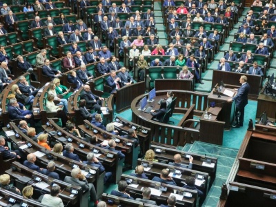 Temu politykowi Polacy ufają najbardziej. Zaskakujące miejsce Nawrockiego. Wiele osób się zdziwi