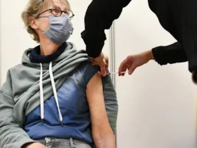 Nowe recenzowane badanie wykazało, że szczepionki przeciwko COVID “uwolniły śmierć i choroby”