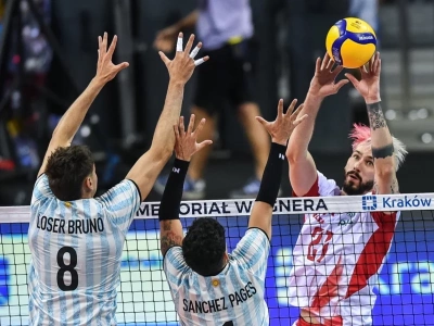 Przepychanka na siatce polskich siatkarzy. Rozczarowanie w Krakowie