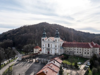 Polskie sanktuaria, które przetrwały II wojnę światową. Historie zdumiewają