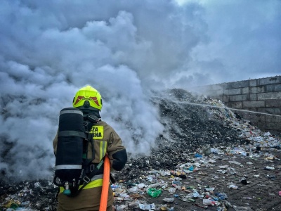 Pożar na wysypisku w miejscowości Łężyce