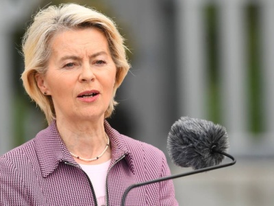 Samolot z szefową KE miał problemy przy lądowaniu. Media: Rosja zakłóciła sygnał GPS