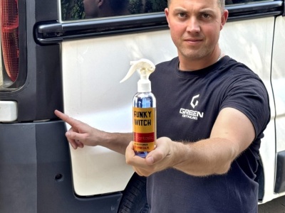 Jak odświeżyć wypłowiałe czarne plastiki? Sprawdzamy polski preparat | TEST